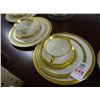 Image 1 : Lenox China Set - 5 Pc. - Service for 8 - 1 Cup Chip