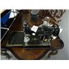 Image 2 : Singer Featherweight 221 Sewing Machine w/Accessories