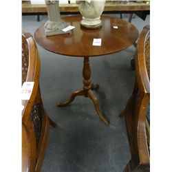 Round Lamp Table