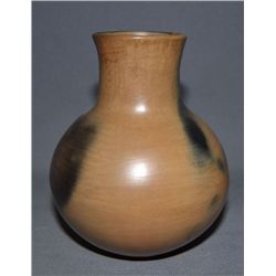 NAVAJO POTTERY VASE