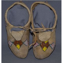 PAIR OF PLAINS INDIAN MOCCASINS