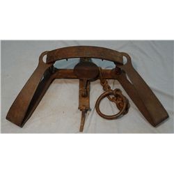 S. Newhouse #6 bear trap, Community, NY, machine cut springs, riveted teeth, complete, springs very 