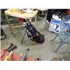 Image 1 : CHILD'S GOLF CLUB BAG WITH CLUBS