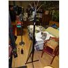 Image 1 : COAT HANGER