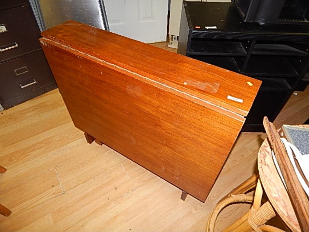 DOUBLE SIDED DROP LEAF TABLE - GATE LEG