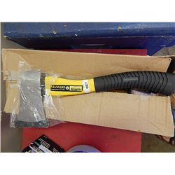 HATCHET - FIBREGLASS HANDLE - NEW