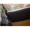 Image 2 : COMFORTER & BED SKIRT - SINGLE