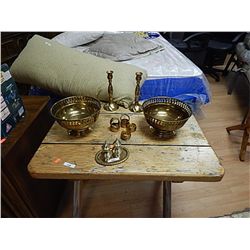 LOT OF ASSORTED BRASS ITEMS