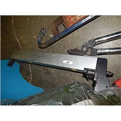 TABLE SAW GUIDE