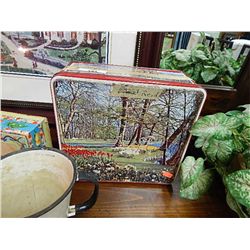 VINTAGE COOKIE TIN