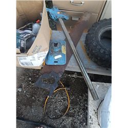CAR JACK  & HAND SAW