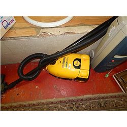 EUREKA 11 AMP VACUMN