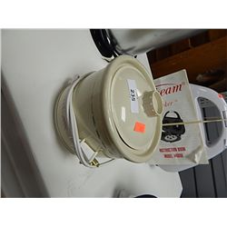CROCK POT