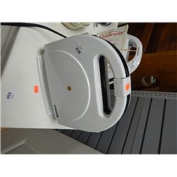 WAFFLE MAKER
