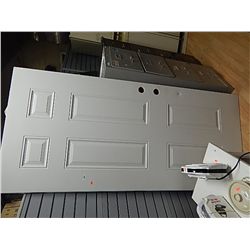 EXTERIOR METAL DOOR