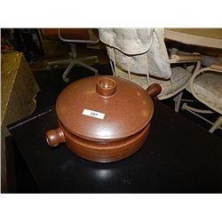 STONEWARE POT WITH LID