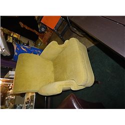VINTAGE UPHOLSTERED FIRE SIDE ARM CHAIR
