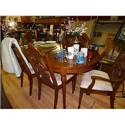 TABLE WITH 6 CHAIRS AND 2 LEAFS