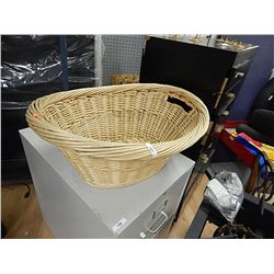 WICKER HAMPER