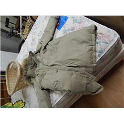 WINTER PARKA COAT - M/L