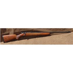 Win. 43, 218 Bee, bolt, wood carved eagle, beaver and deer, excellent blue
