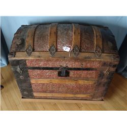Steamer trunk, ornate flowered tin top and sides