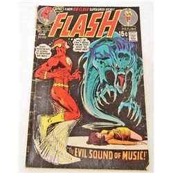 1971 THE FLASH #207 COMIC BOOK