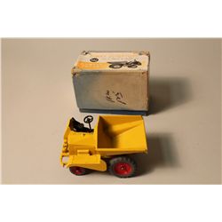 DINKY NO. 562 DUMPER TRUCK AND ORIGINAL PACKAGING