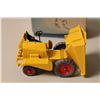 Image 2 : DINKY NO. 562 DUMPER TRUCK AND ORIGINAL PACKAGING