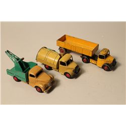 LOT OF 3 DINKY TRUCKS- NO. 252 BEDFORD REFUSE, NO. 409 BEDFORD ARTICULATED LORRY AND NO. 430 COMMER