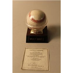 MICKEY MANTLE SIGNED BASEBALL WITH COA FROM THE SCORE BOARD INC.