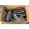 Image 2 : 2 BOXES OF MODEL RAILROADS AND TRAINS