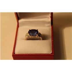 LADIES 14 KT. WHITE GOLD NATURAL TANZANITE & DIAMOND SET DRESS RING.  SET WITH 13 ROUND BRILLIANT