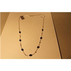 10 KT. WHITE GOLD NATURAL BLUE SAPPHIRE AND NATURAL MOONSTONE NECKLACE.  SET WITH A