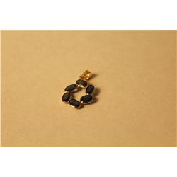 14 KT. YELLOW GOLD NATURAL BLUE SAPPHIRE PENDANT.  FORMED WITH 6 OVAL MIXED CUT