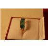 Image 2 : LADIES 14KT.  YELLOW GOLD & NATURAL EMERALD DRESS RING. CLAW SET WITH A TOTAL OF 5