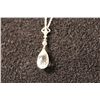 Image 2 : 14 KT WHITE GOLD DIAMOND BRIOLETTE NECKLACE SET WITH 5 ROUND BRILLIANT CUT DIAMONDS APPROX. 0.10