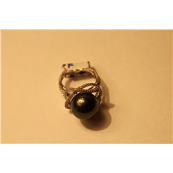 LADIES STERLING SILVER COLOURLESS CUBIC ZIRCONIA AND BLACK TAHITIAN CULTURED PEARL DRESS RING.  SET