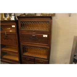 1950'S HIGH QUALITY QUARTER SAWN LEADED GLASS LAWYERS BOOKSHELF