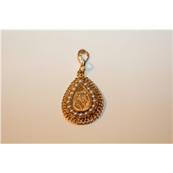 ONE 14KT. YELLOW GOLD WHITE CULTURED PEARL VINTAGE PENDANT ANTIQUE PEAR SHAPED HALO OF 18 ROUND