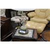 Image 2 : DECORATIVE ITALIAN TABLE LAMP