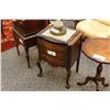 Image 2 : 3 DRAWER WALNUT STAND WITH CLAW FEET