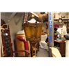Image 2 : DECORATIVE FLOOR LAMP