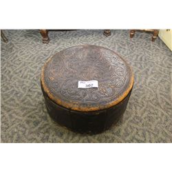 TOOL LEATHER FOOT STOOL