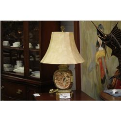 TABLE LAMP WITH ASIAN MOTIF