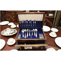 8 PERSON SETTING OF QUALITY KINGS PLATE