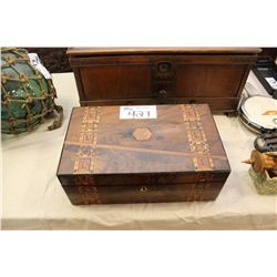 VICTORIAN DOCUMENT BOX