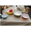 Image 2 : SET OF 4 PYREX BOWLS
