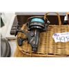 Image 2 : FISHING REEL AND FISHING CREEL