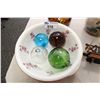 Image 1 : WASHBOWL AND GLASS FISH FLOATS